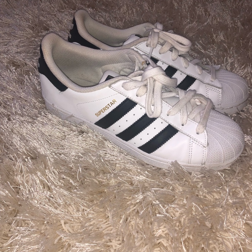 Adidas superstars